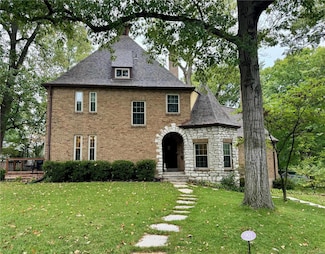 901 Greeley Ave, Saint Louis, MO 63119
