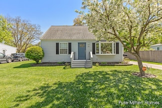 236 Leroy St SW, Grand Rapids, MI 49548