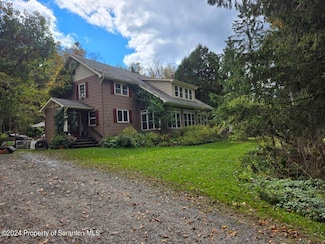 375 Little Elk Lake Rd, Montrose, PA 18801