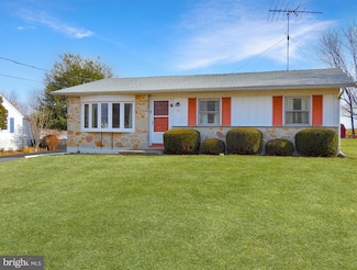 49 S Kemp Rd, Kutztown, PA 19530