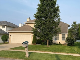 2524 Woodlawn Dr, Charleston, IL 61920