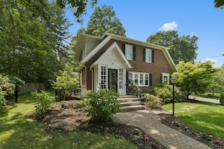12 Coolidge Ave, Lexington, MA 02420