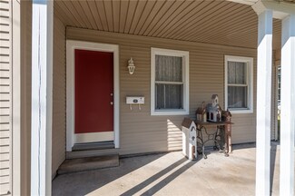 704 Crenshaw St, Bryan, TX 77803