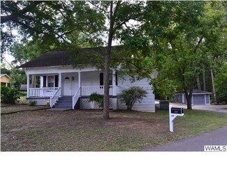 2202 Bellwood Dr, Northport, AL 35476