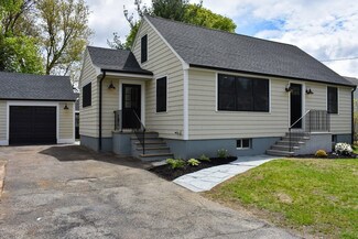 5 Dickson Rd, Woburn, MA 01801