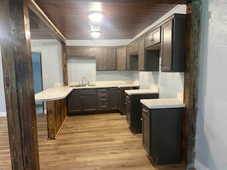 127 Hilldale Dr, Nederland, TX 77627