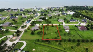 6327 Redfish Reef Dr, Beach City, TX 77523