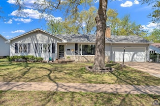 3031 SW College Ave, Topeka, KS 66611