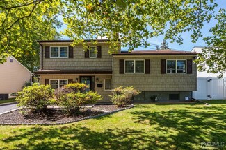 35 Overbrook Dr, Colonia, NJ 07067