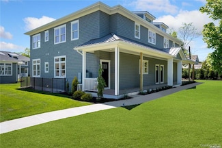 21 Montauk Hwy Unit 2, Westhampton, NY 11977