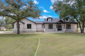 137 County Road 6876, Natalia, TX 78059