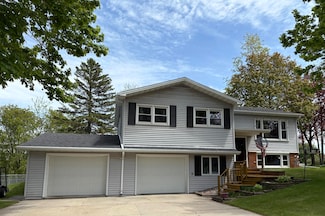 620 Oak St, Mishicot, WI 54228