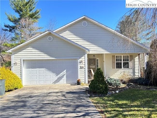 273 W Evergreen St, West Jefferson, NC 28694