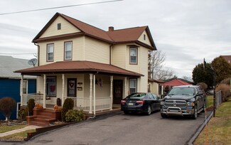 2 Oak St, Wyoming, PA 18644