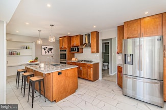 8909 Applecross Ln, Springfield, VA 22153