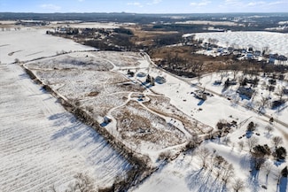 7542 W Waterford Rd, Hartford, WI 53027