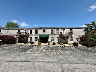 4351 Chateau de Ville Dr Unit D, Saint Louis, MO 63129