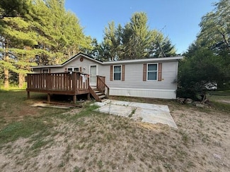 1422 E Monroe St, White Cloud, MI 49349