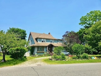 268 Windsor Ave, Brightwaters, NY 11718