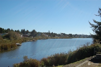 642 Weatherwax Loop NE, Ocean Shores, WA 98569
