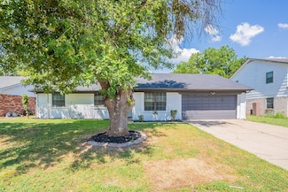 304 Deer Creek Rd, Fort Worth, TX 76140
