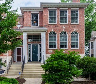 311 N Fremont St, Naperville, IL 60540