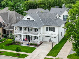 25 N Fremont St, Naperville, IL 60540