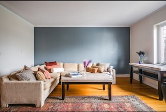 548 Centre St Unit 5, Newton, MA 02458