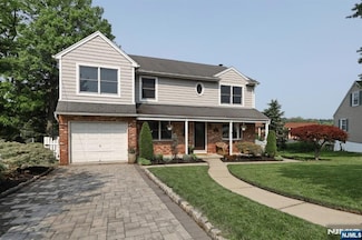 14 Swan Ct, East Rutherford, NJ 07073