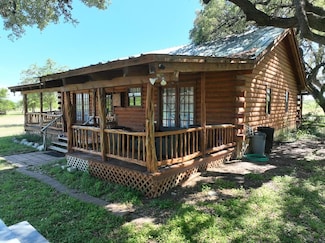 173 Private Road 3820, Utopia, TX 78884