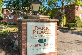 5 Albert Dr Unit 5, Woburn, MA 01801
