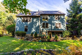 4 Ice House Ln, Hampton, NH 03842