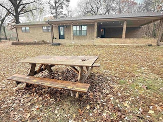 1165 Old Camp Rd, Batesville, AR 72501