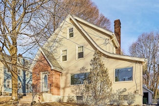 87 Common St, Watertown, MA 02472