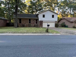1110 Kings Mountain Dr, Little Rock, AR 72211