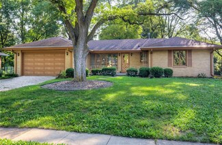 1817 75th St, Windsor Heights, IA 50324
