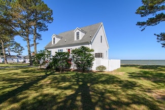 15259 Russell Dr, Onancock, VA 23417