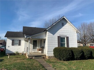 512 N Clay St, Edinburgh, IN 46124