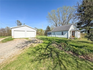 150 Lakeview Rd, Ford City, PA 16226