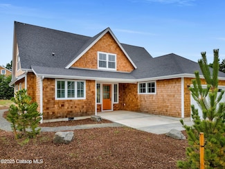 645 Meadow Ln, Gearhart, OR 97138