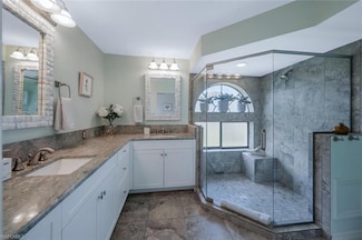 559 Beachwalk Cir Unit 202, Naples, FL 34108