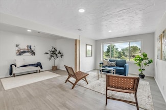 7400 Lakewood Dr, Mustang, OK 73064