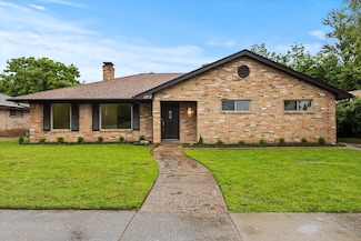 1717 Anderson St, Irving, TX 75062