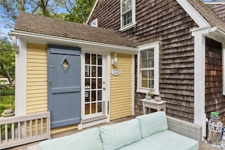 1300 Middle Rd, East Greenwich, RI 02818