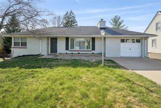 819 Deaver Ln, Saint Louis, MO 63141