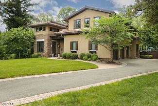 39 Crescent Dr, Morristown, NJ 07960