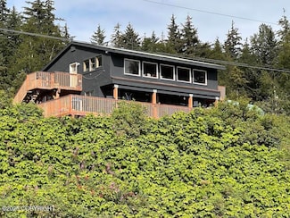1138 Mud Bay Rd, Haines, AK 99827