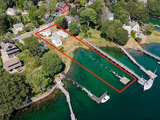 98 Whipple Rd, Kittery, ME 03904