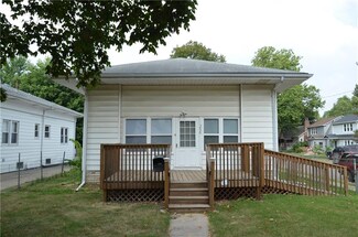 3820 11th St, Des Moines, IA 50313