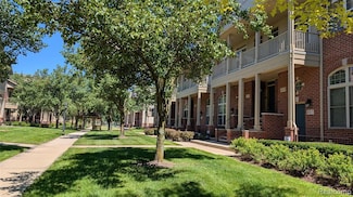 413 Village Dr Unit 174, Walled Lake, MI 48390